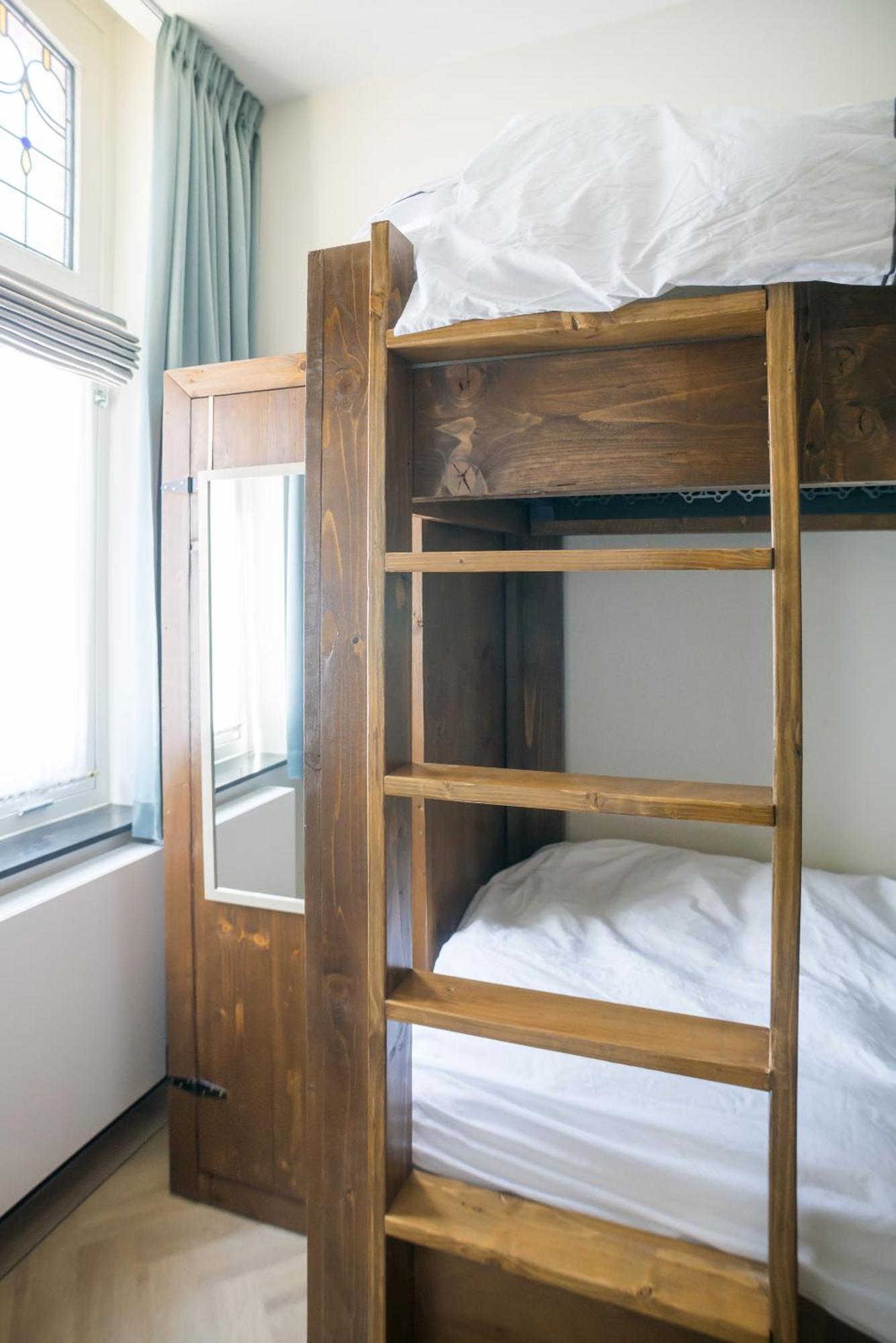 Petite Room With Wifi, Ac, And Shared Kitchen Tilburg Exterior photo