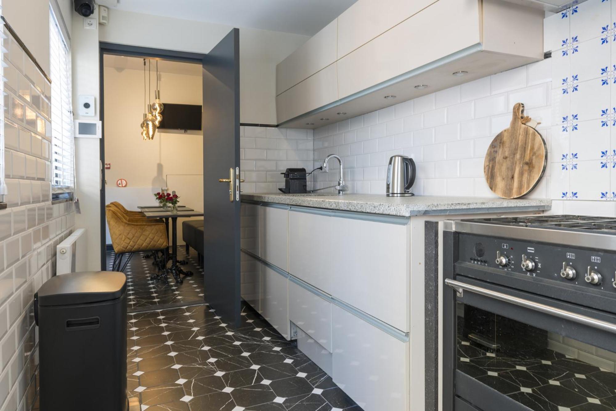 Petite Room With Wifi, Ac, And Shared Kitchen Tilburg Exterior photo